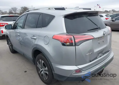 2017 Toyota Rav4 Le z USA, uszkodzony, nr VIN 2T3ZFREV6HW331140
